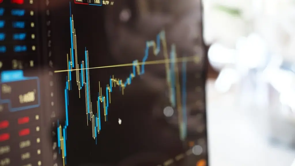 Smart Money Reads: Top Books to Grow Your Wealth and Understand the Economy